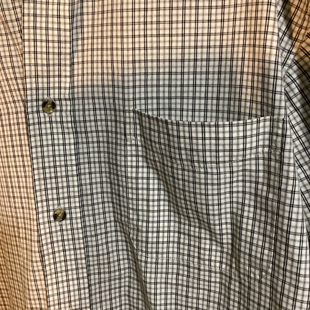 Denver Hayes summer shirt with front pocket. L
